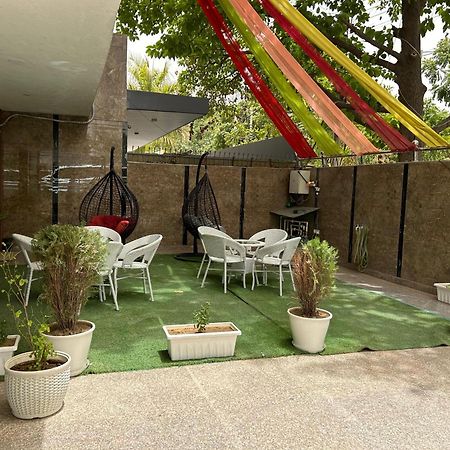 Hotel Tanvi Premium Residency Near Artemis Hospital, Gurugram à Gurgaon Extérieur photo
