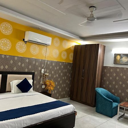 Hotel Tanvi Premium Residency Near Artemis Hospital, Gurugram à Gurgaon Extérieur photo