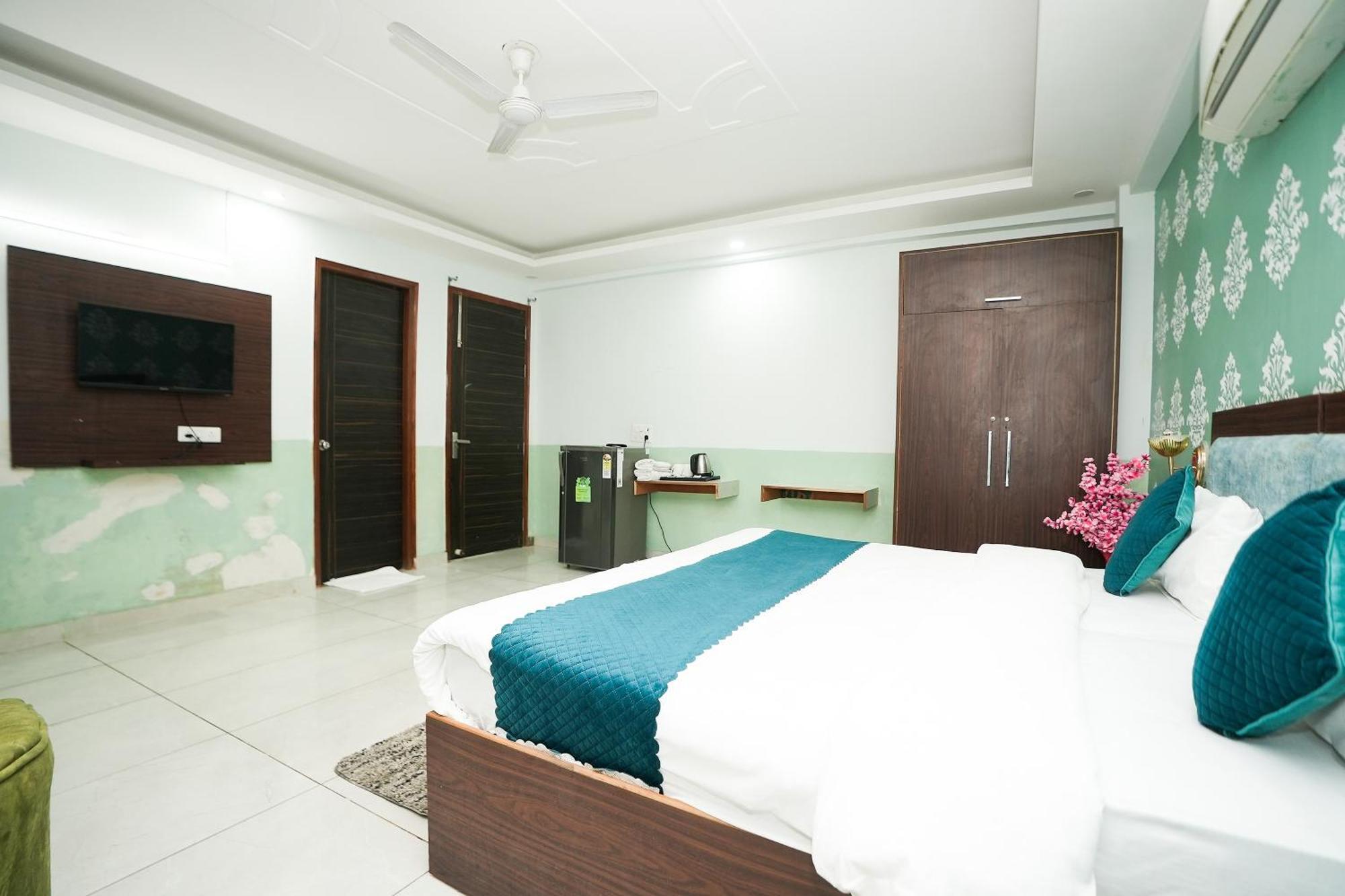 Hotel Tanvi Premium Residency Near Artemis Hospital, Gurugram à Gurgaon Extérieur photo