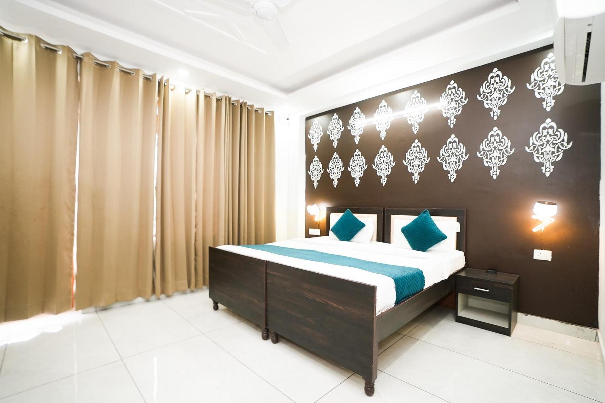 Hotel Tanvi Premium Residency Near Artemis Hospital, Gurugram à Gurgaon Extérieur photo