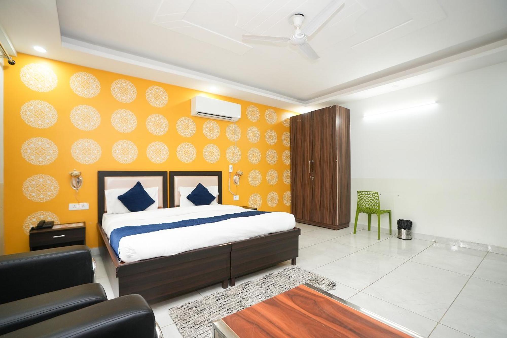 Hotel Tanvi Premium Residency Near Artemis Hospital, Gurugram à Gurgaon Extérieur photo