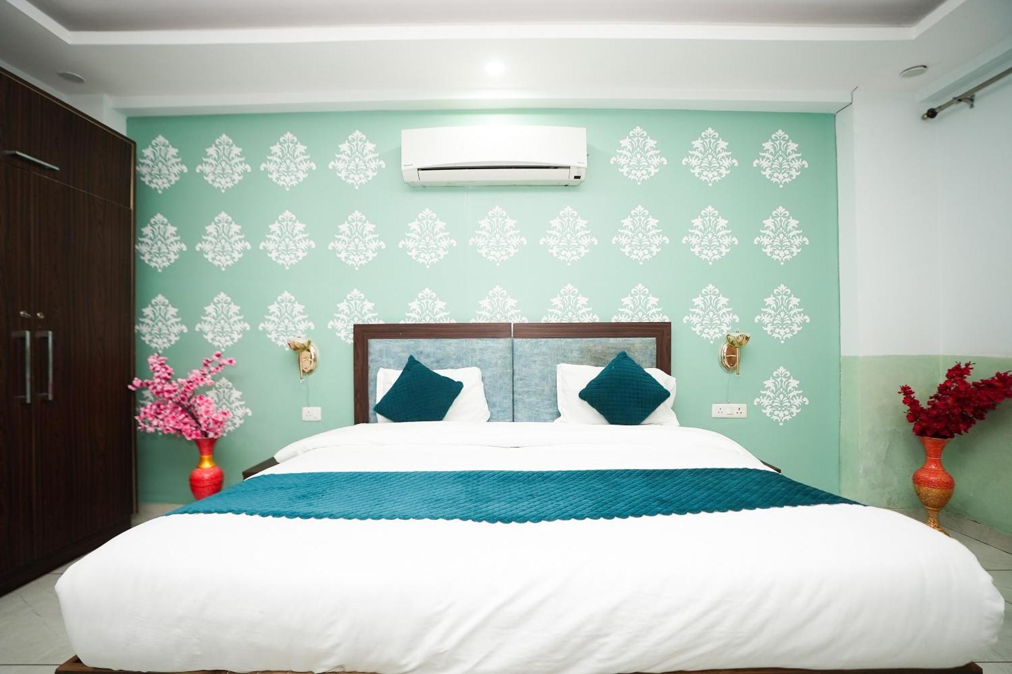 Hotel Tanvi Premium Residency Near Artemis Hospital, Gurugram à Gurgaon Extérieur photo