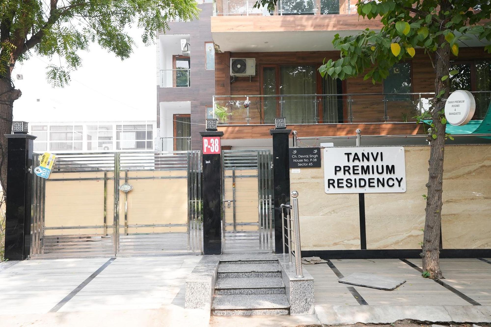 Hotel Tanvi Premium Residency Near Artemis Hospital, Gurugram à Gurgaon Extérieur photo