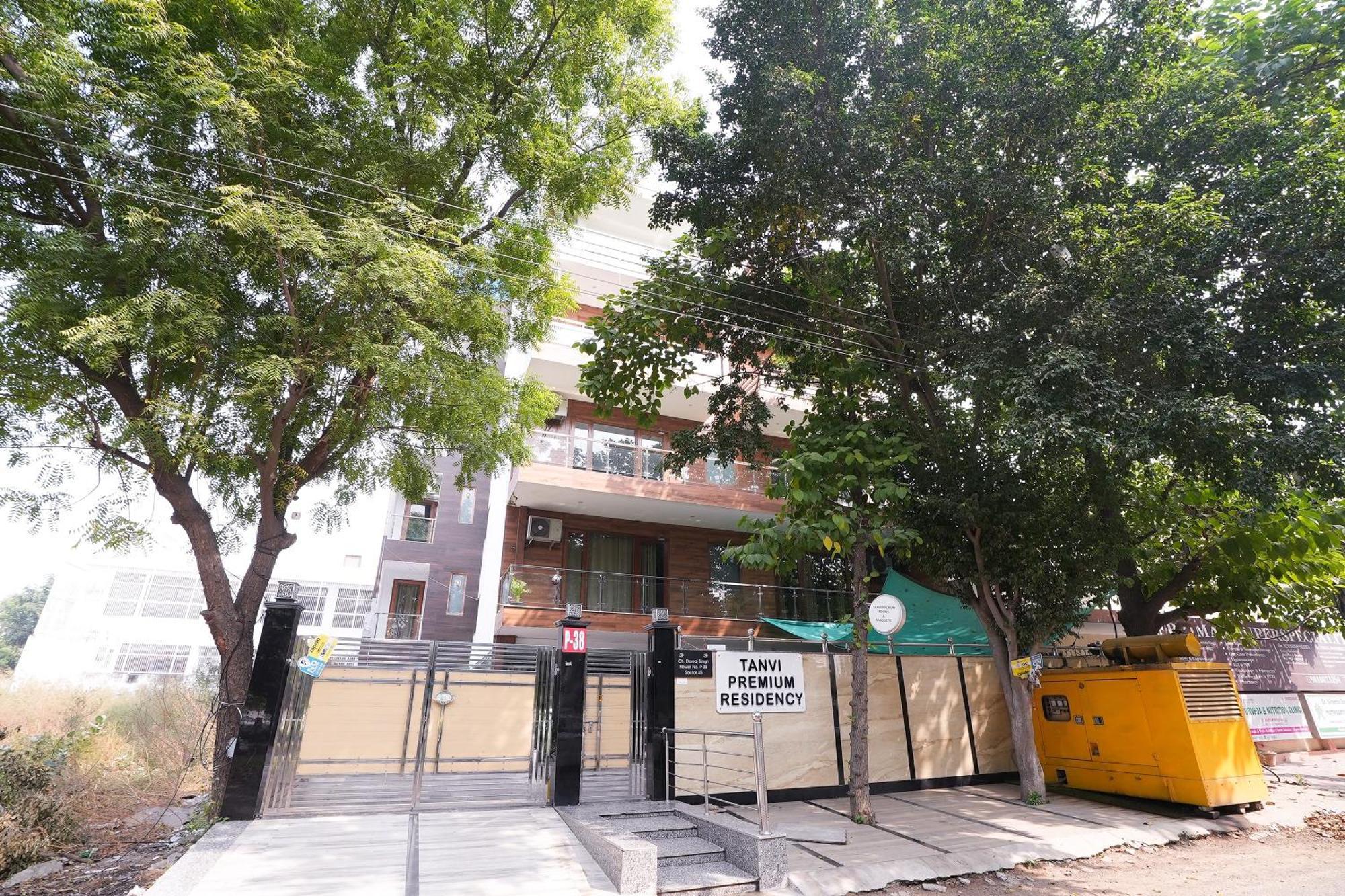 Hotel Tanvi Premium Residency Near Artemis Hospital, Gurugram à Gurgaon Extérieur photo