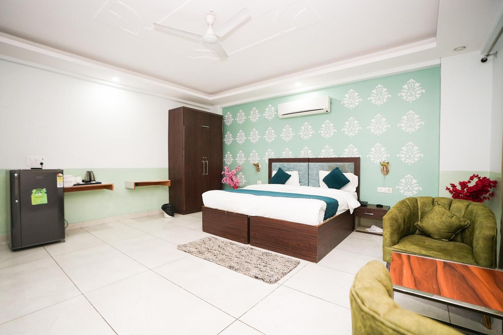 Hotel Tanvi Premium Residency Near Artemis Hospital, Gurugram à Gurgaon Extérieur photo