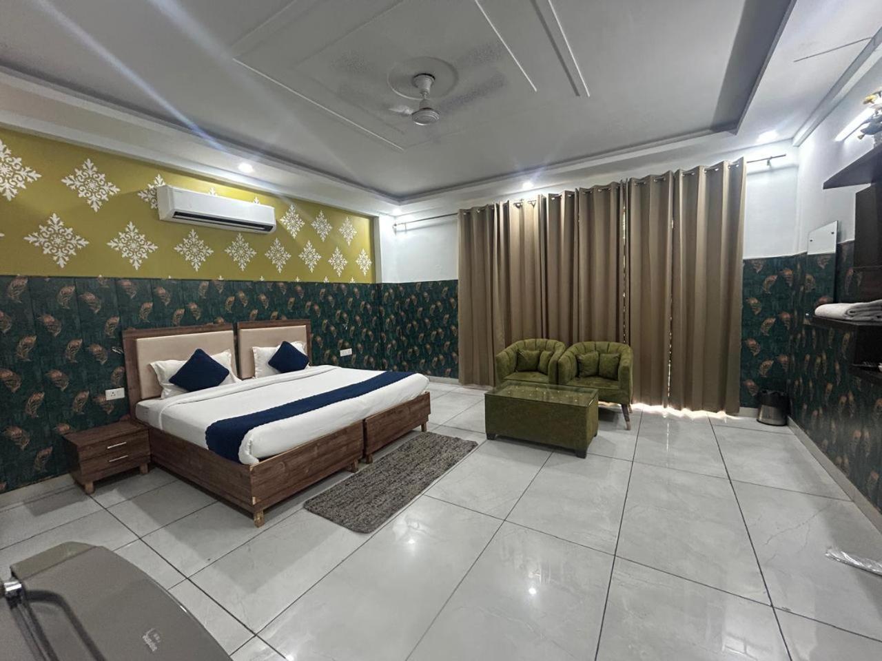 Hotel Tanvi Premium Residency Near Artemis Hospital, Gurugram à Gurgaon Extérieur photo