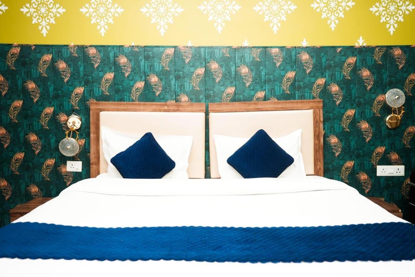 Hotel Tanvi Premium Residency Near Artemis Hospital, Gurugram à Gurgaon Extérieur photo