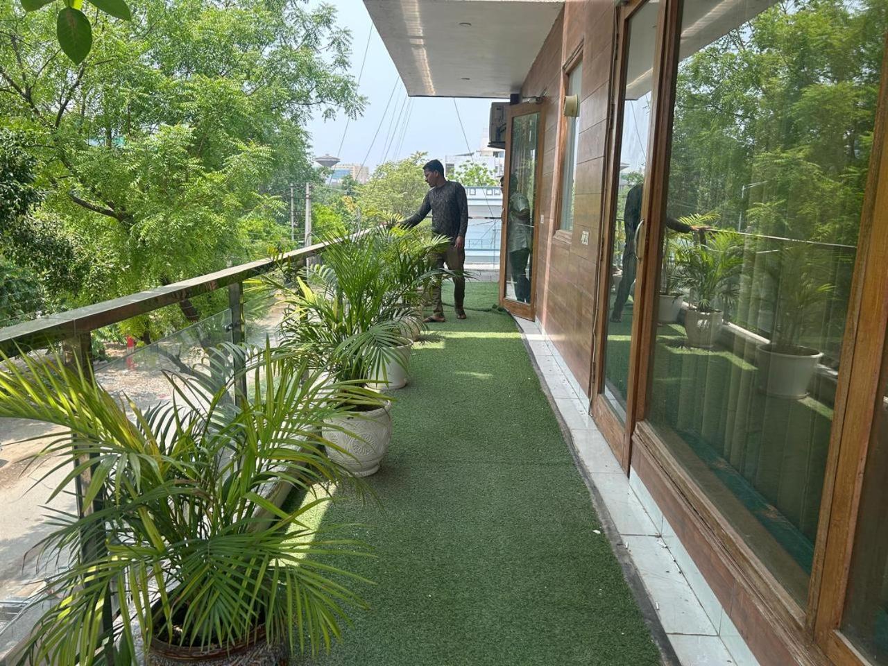 Hotel Tanvi Premium Residency Near Artemis Hospital, Gurugram à Gurgaon Extérieur photo