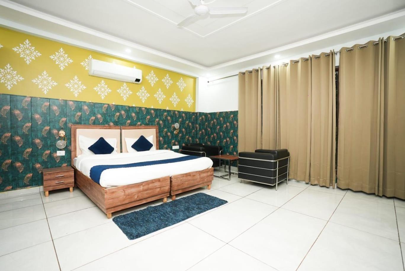 Hotel Tanvi Premium Residency Near Artemis Hospital, Gurugram à Gurgaon Extérieur photo