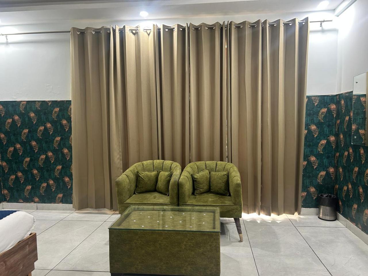 Hotel Tanvi Premium Residency Near Artemis Hospital, Gurugram à Gurgaon Extérieur photo