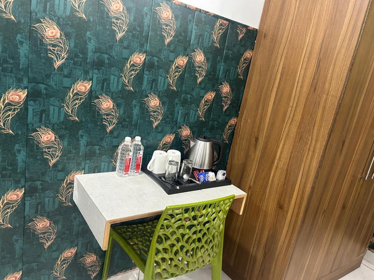 Hotel Tanvi Premium Residency Near Artemis Hospital, Gurugram à Gurgaon Extérieur photo