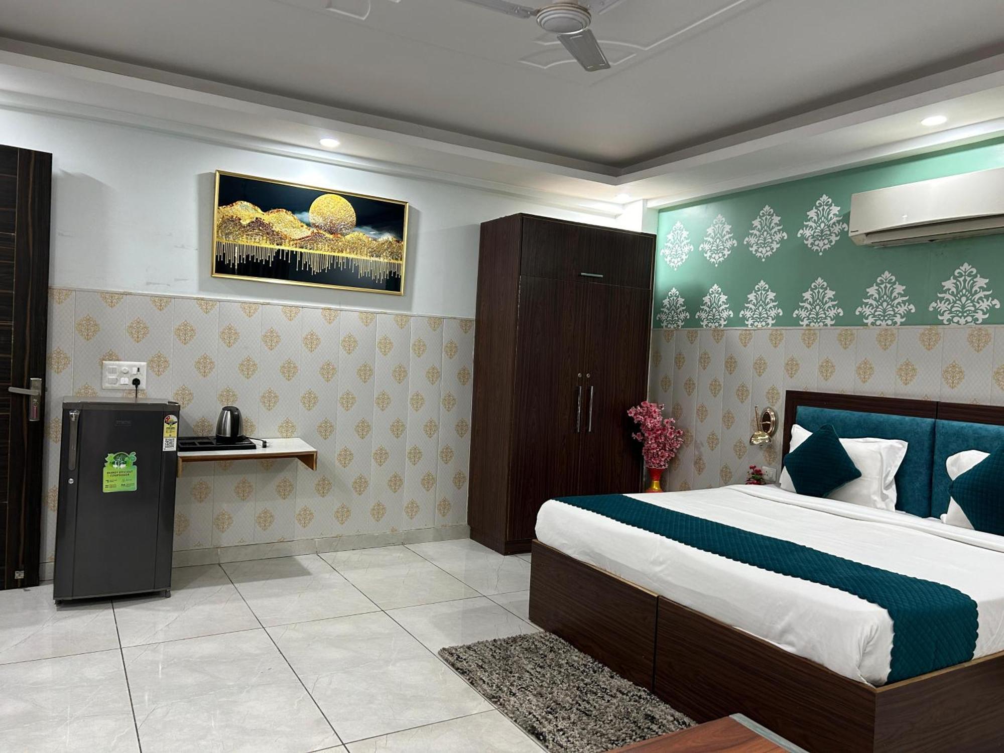 Hotel Tanvi Premium Residency Near Artemis Hospital, Gurugram à Gurgaon Extérieur photo