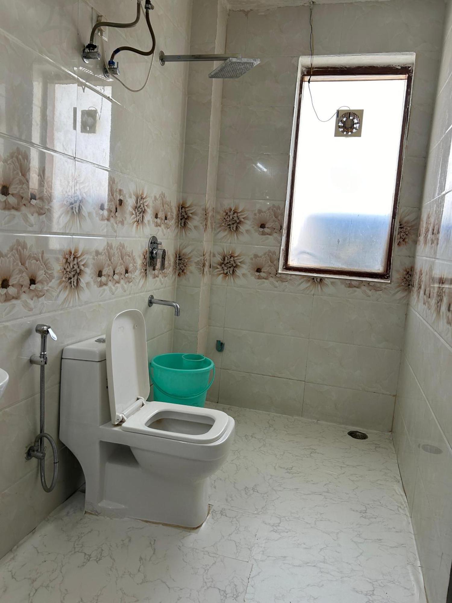 Hotel Tanvi Premium Residency Near Artemis Hospital, Gurugram à Gurgaon Extérieur photo
