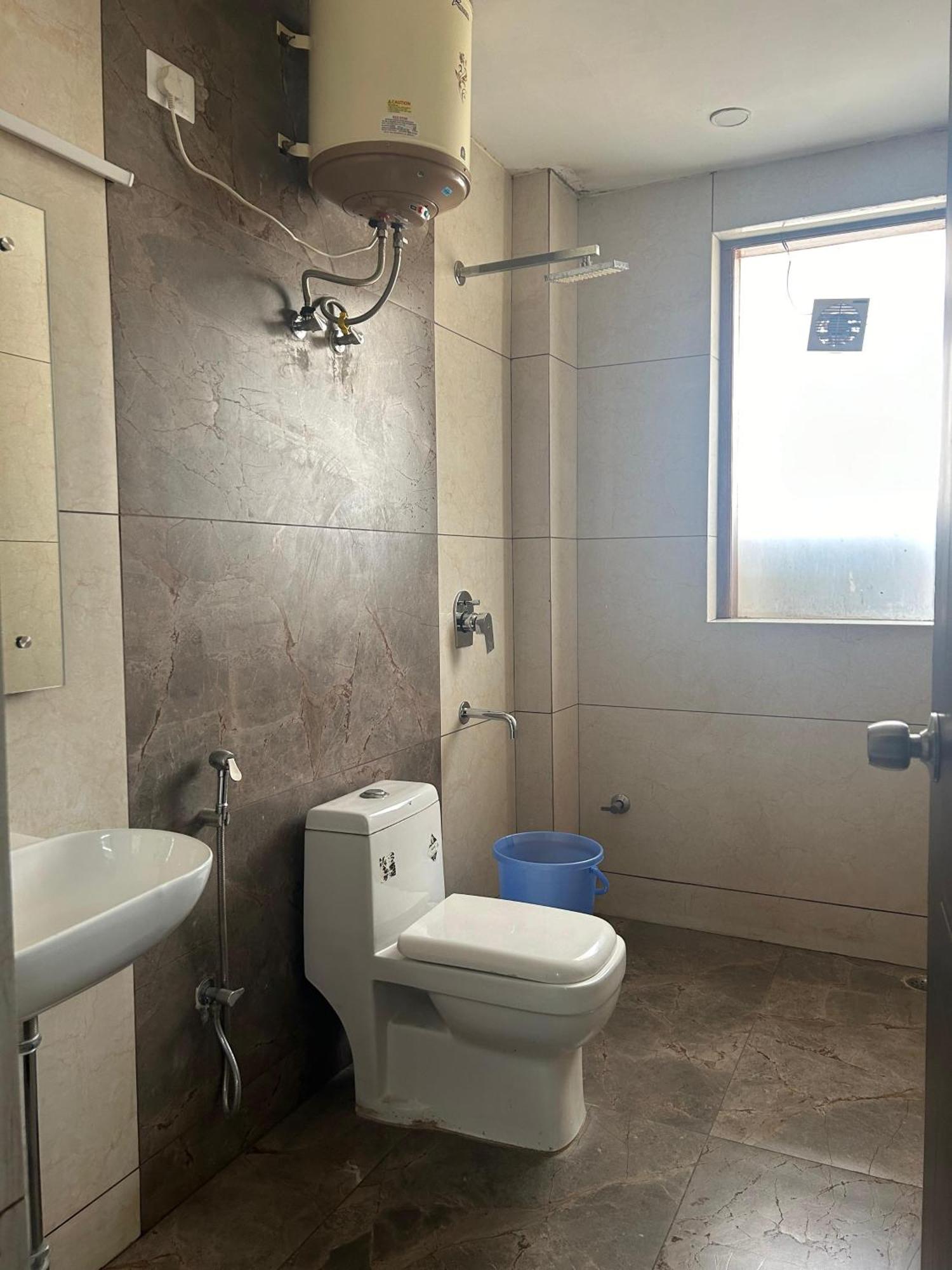 Hotel Tanvi Premium Residency Near Artemis Hospital, Gurugram à Gurgaon Extérieur photo