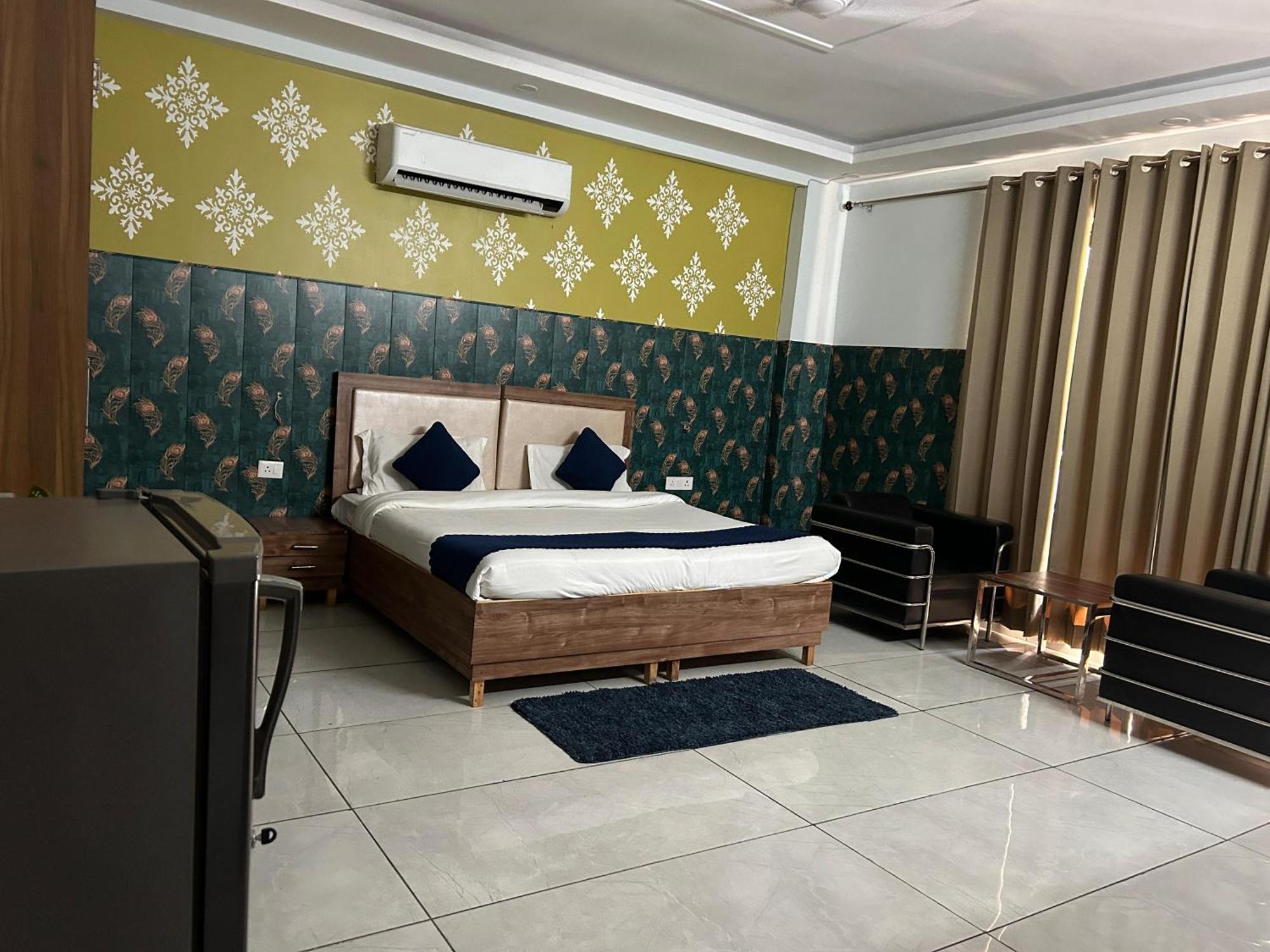 Hotel Tanvi Premium Residency Near Artemis Hospital, Gurugram à Gurgaon Extérieur photo